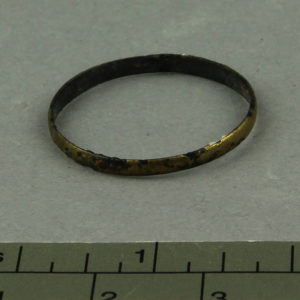 Ancient Egyptian ring from Qaw el Kibir dated 30 BC – AD 395